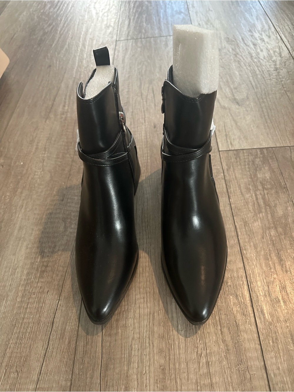 New Journee Women's Black Pointed Toe Ankle Boots Size 6 1/2
